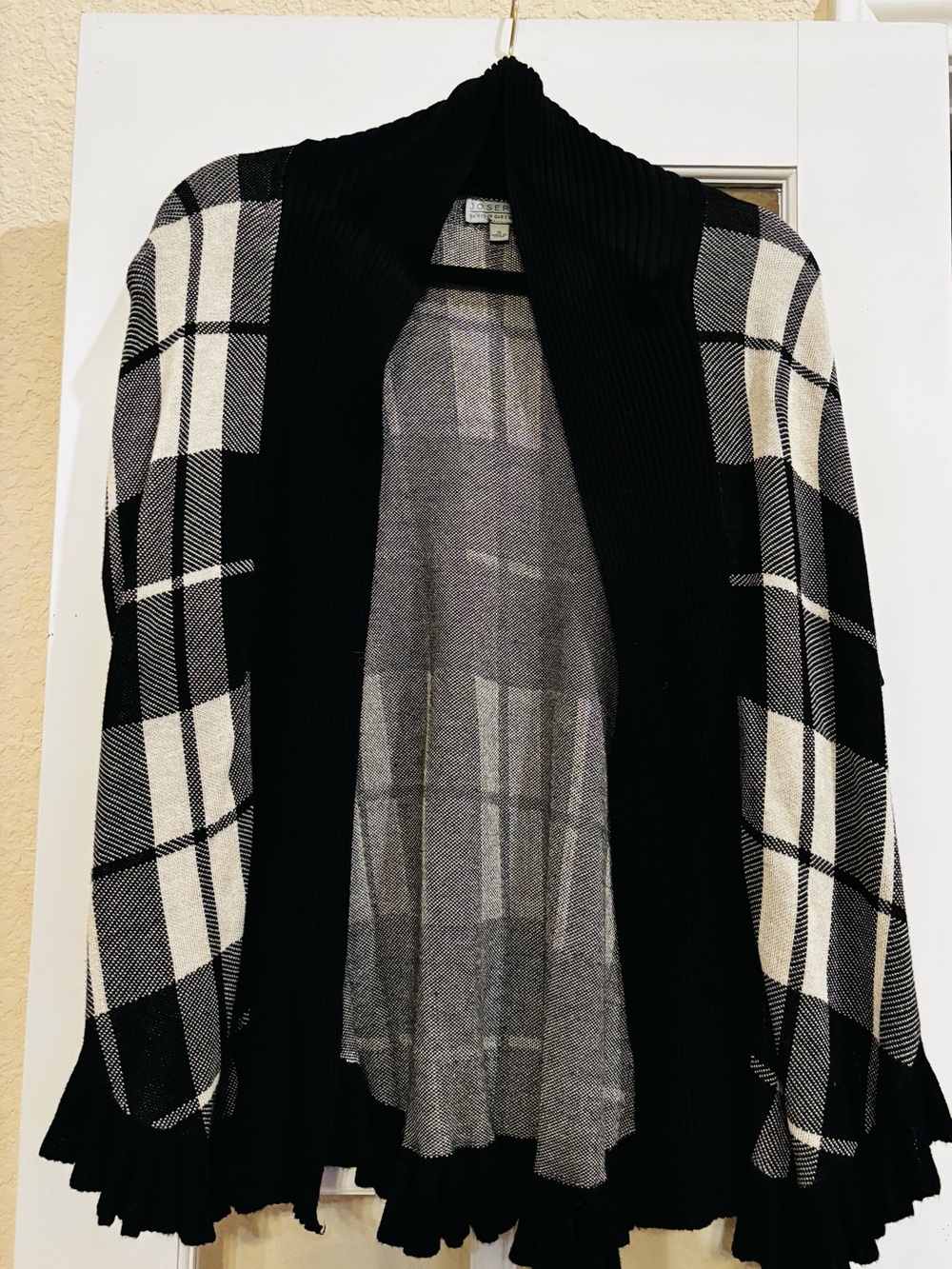 Joseph A Black and Cream Plaid Open-Front Ruffle-Hem Cardigan